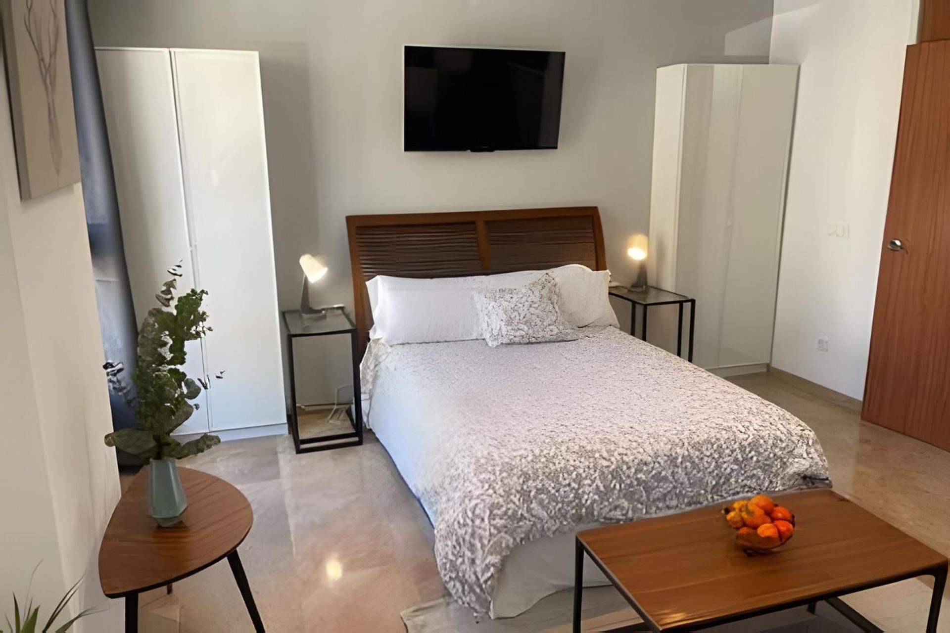 11 Nights Studios Valenza Esterno foto