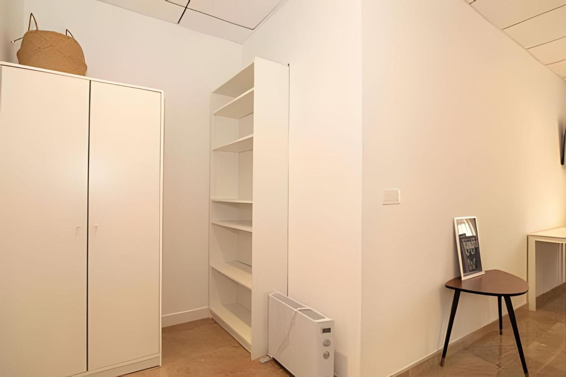 11 Nights Studios Valenza Esterno foto