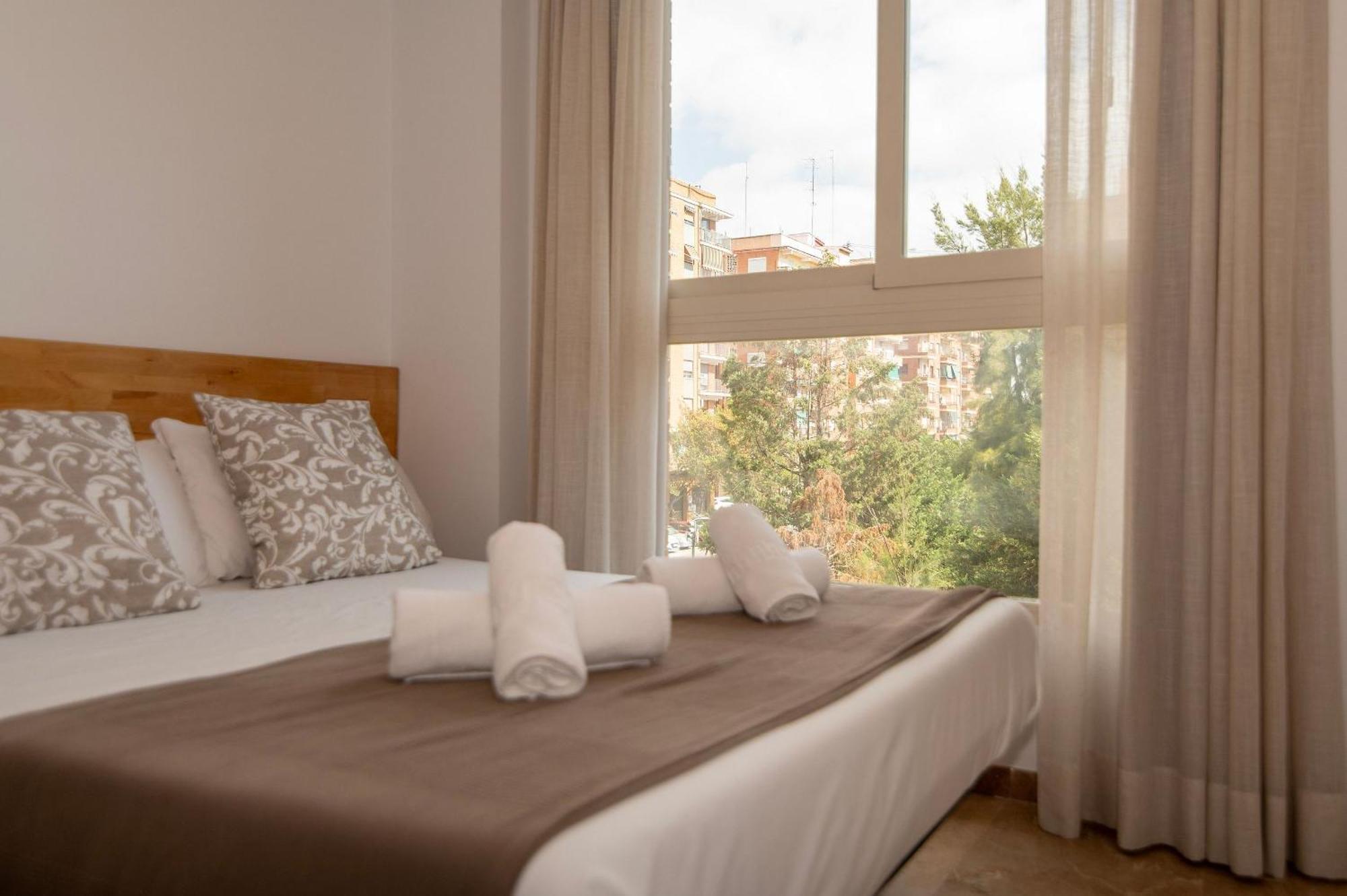 11 Nights Studios Valenza Esterno foto