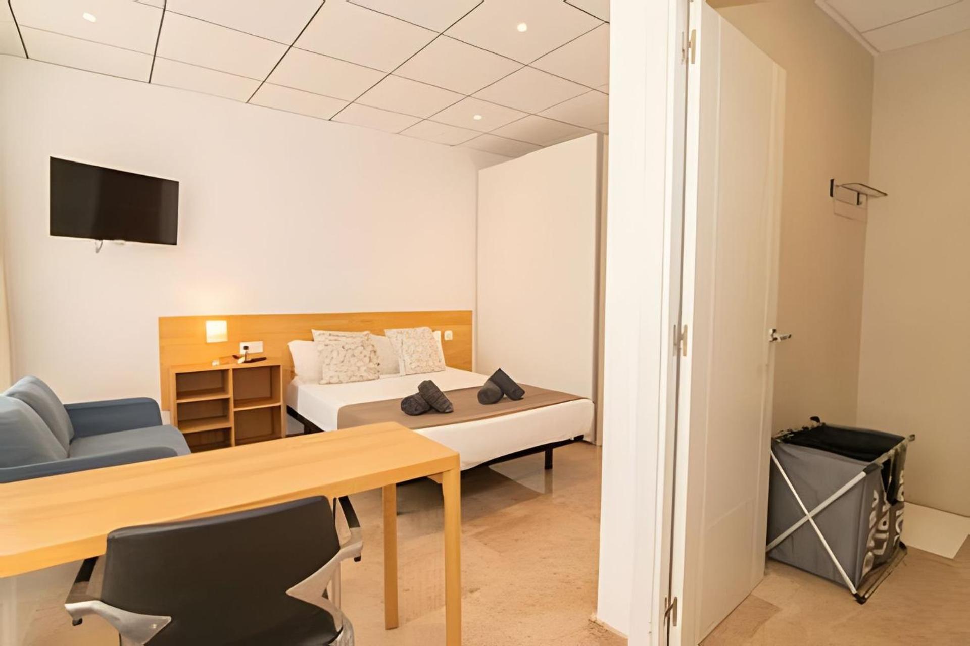 11 Nights Studios Valenza Esterno foto
